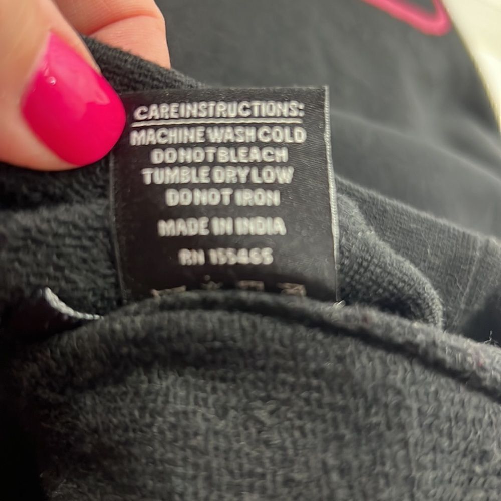 CHNGE Black Earth Day graphic Sweatshirt size M EUC - Picture 11 of 11